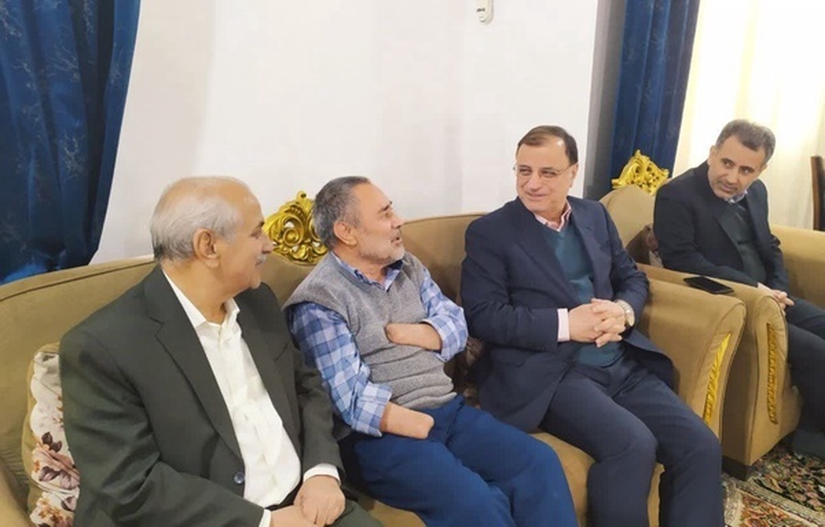 دیدار استاندار گلستان با جانباز ۷۰ درصد شهر کلاله