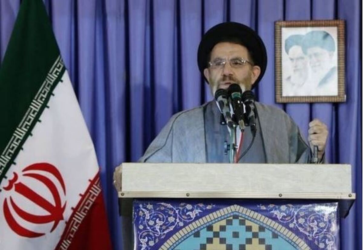 امام جمعه خرم‌آباد: دولت برای کنترل قیمت‌ها کاری کند