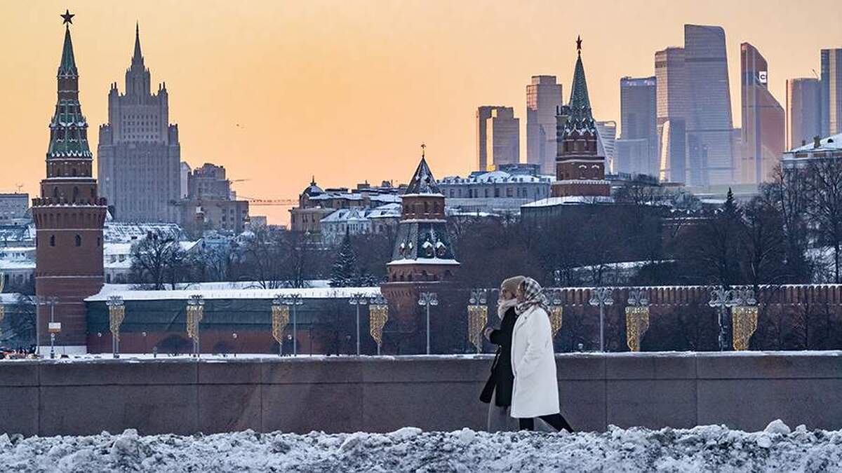 تحلیلگر به نقش فزاینده روسیه در حل مسائل بین المللی اشاره می‌کند