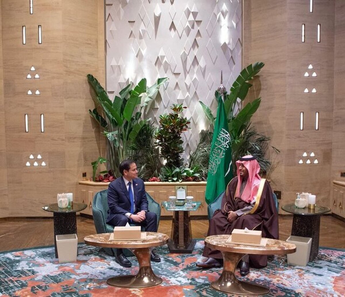بررسی تحولات منطقه در دیدار بن‌سلمان و وزیر خارجه آمریکا