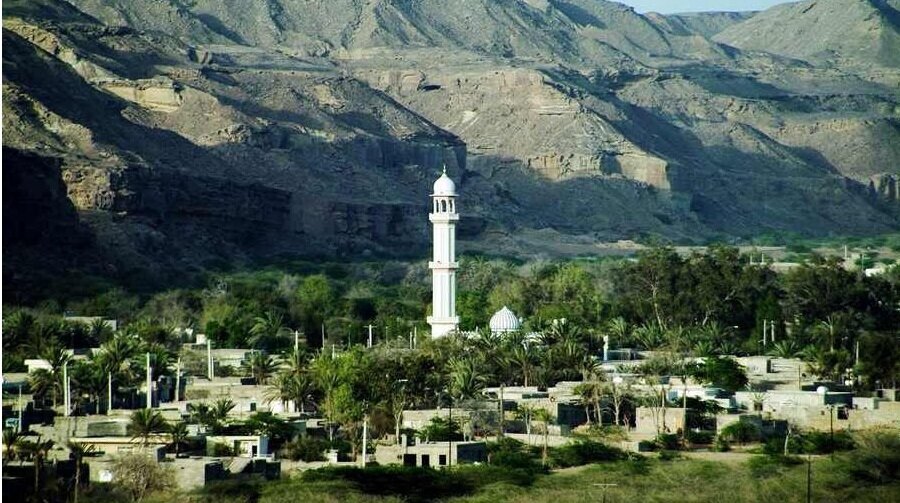 عکس گورستان جن‌ها در چابهار؛ محلی‌ها جرئت ندارند شب‌ها به این قبرستان بروند!