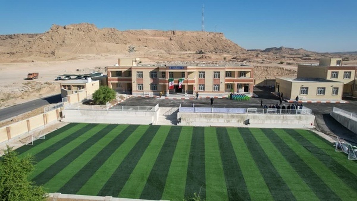 کلنگ ساخت ۳۰ مدرسه در خوزستان به زمین زده می‌شود