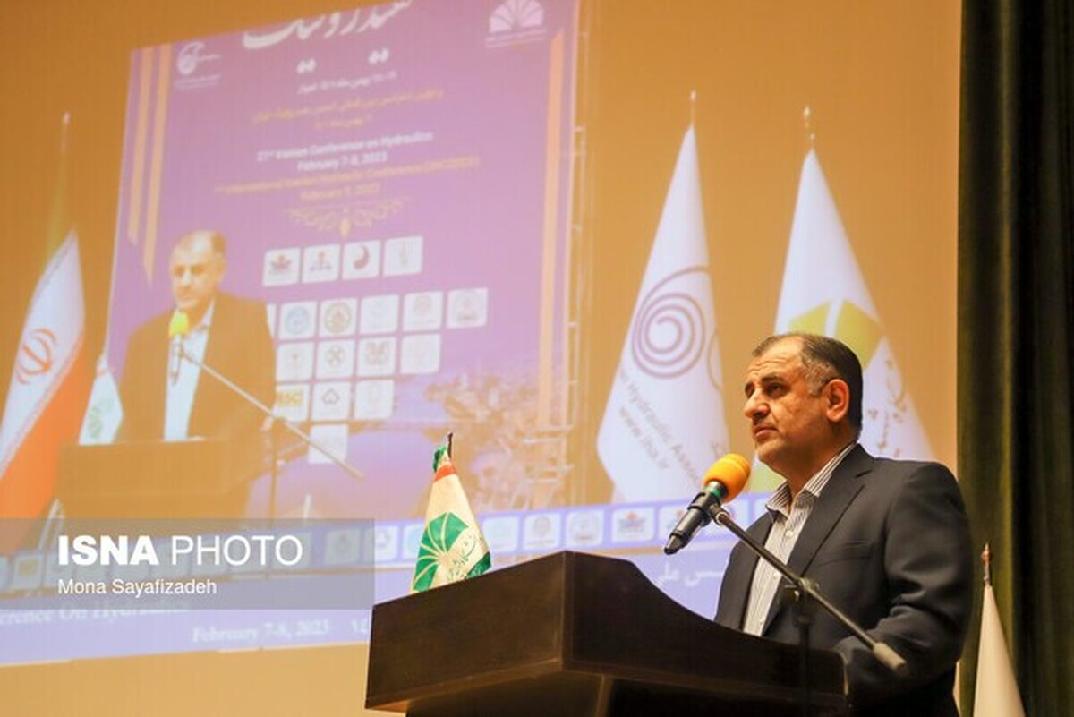 انعقاد دو قرارداد مهم آبرسانی با قرارگاه خاتم / بررسی مشکلات باوی توسط وزیر نیرو