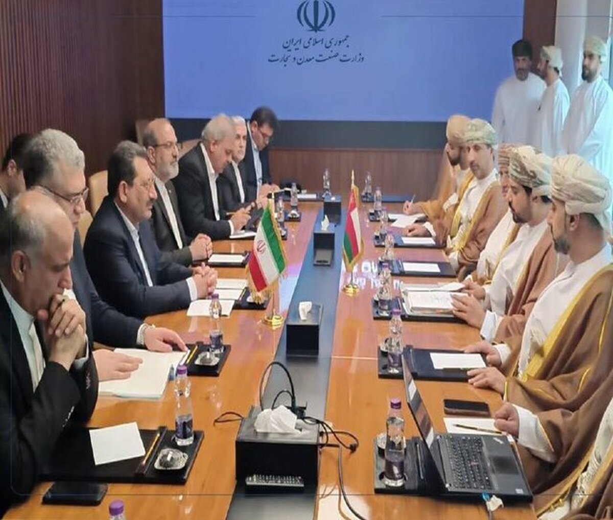 وزیر صمت با وزیر حمل و نقل و ارتباطات عمان دیدار و گفت‌و‌گو کرد