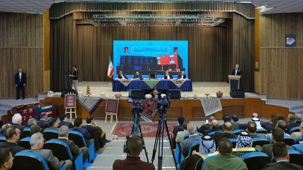 پزشکیان: ساختن مدارس مناسب گام اول دولت است