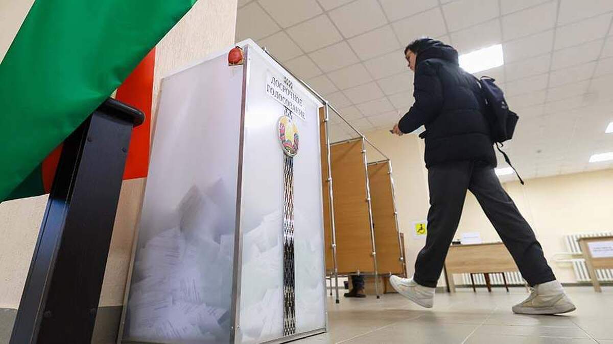 کمیسیون مرکزی انتخابات بلاروس اعلام کرد که هیچ گزارشی مبنی بر تخلف در رای گیری زودهنگام گزارش نشده است