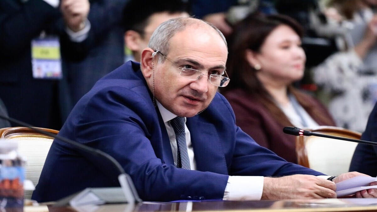 پاشینیان: ارمنستان فقط برای دفاع از خود اسلحه می‌خرد