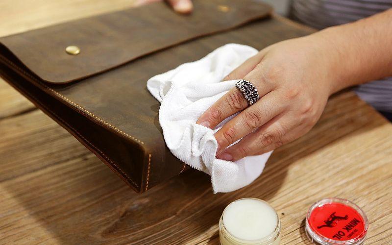 باید و نباید‌های مهم درمورد نحوه نگهداری از چرم اصل