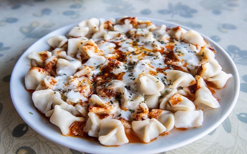 ترکیب سس گوشت چرخ کرده و سس سفید برای تهیه پاستا ترکی!