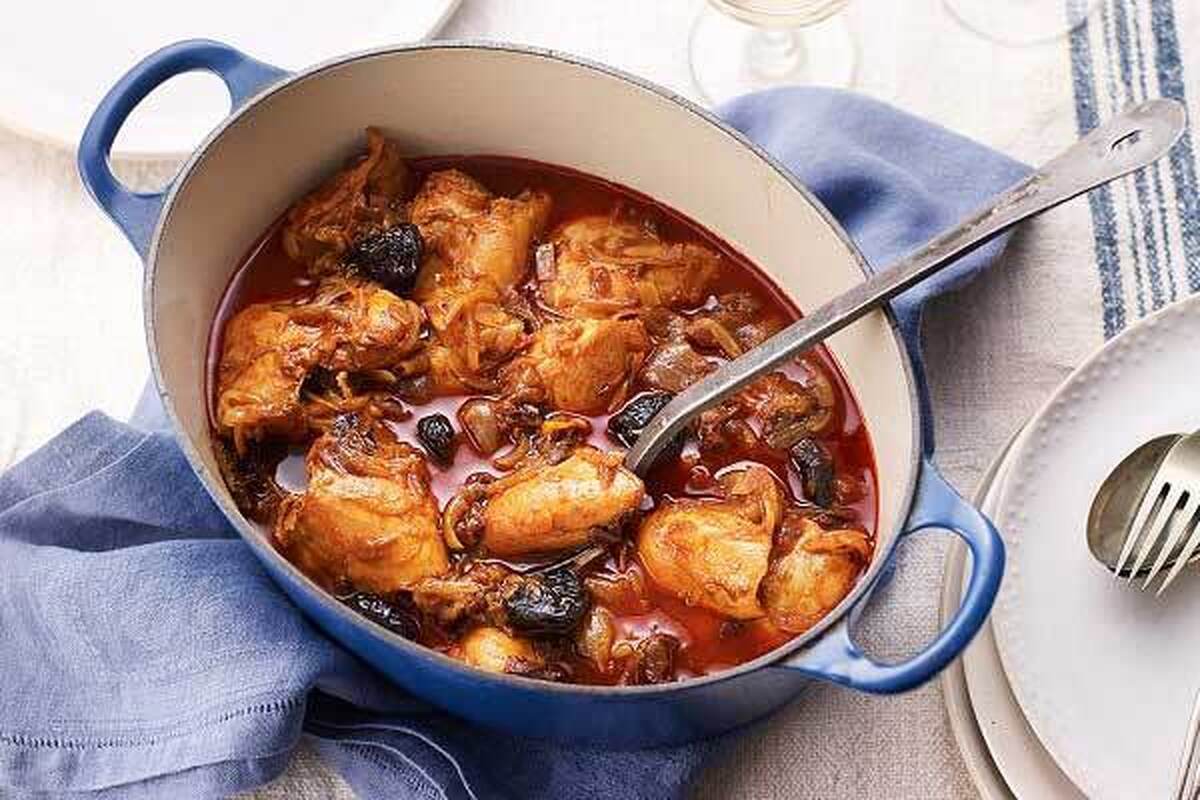 دستور پخت خورش آلو مازندرانی یک غذای مجلسی و خوشمزه