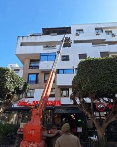 مراکش در راستای در آماده سازی برای میزبانی جام جهانی ۲۰۳۰ بشقاب‌های ماهواره و تهویه مطبوع را از نمای ساختمان حذف می‌کند