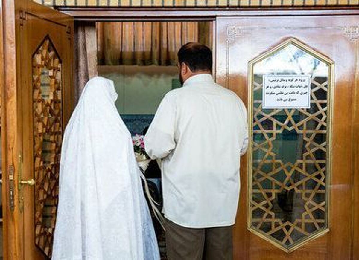 ازدواج ۱۱۰ زوج جوان در اتاق عقد حرم مطهر بانوی کرامت