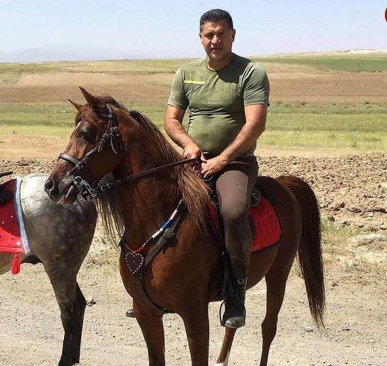 علی دایی نشون داد در اسب سواری هم حرفی برای گفتن دارد! +عکس