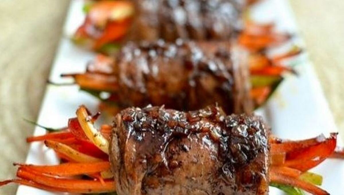 رول استیک با سس بالزامیک یک غذای اعیونی و ویژه