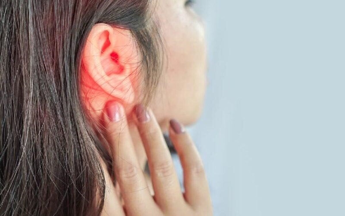 چه چیزی باعث عفونت گوش می‌شود؟ چگونه آن را درمان کنیم؟