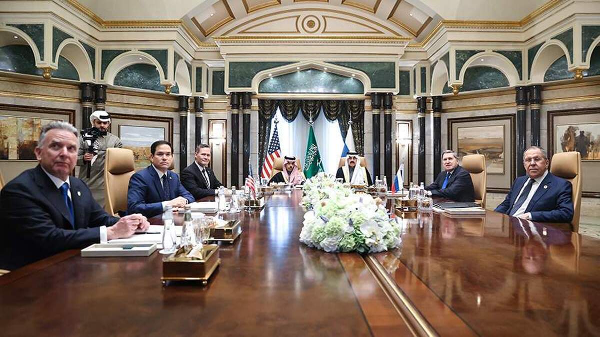 FT گزارش می‌دهد که ایالات متحده قصد دارد تحریم‌های روسیه را در آینده نزدیک لغو کند