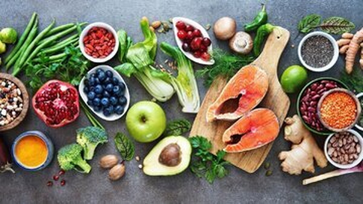 اگر غذا بیشتر از ۲ ساعت بیرون از یخچال باشد چه اتفاقی می‌افتد؟