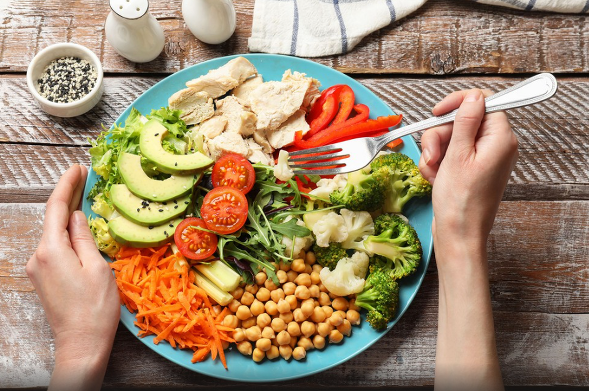 دکتر توضیح داد که چگونه یک شام مناسب بخوریم و چاق نشویم