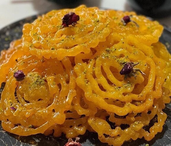 چگونه در منزل زولبیا و بامیه بازاری درست کنیم؟