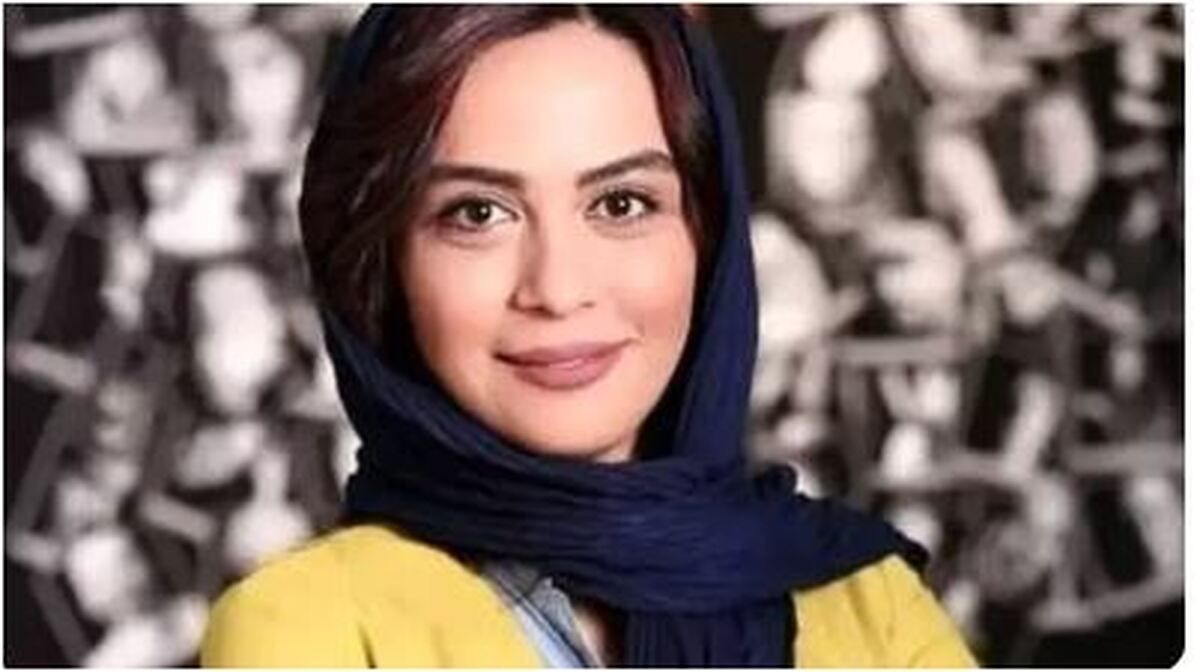 قاب پدر و دختری از مارال و جلیل فرجاد در یک مراسم رونمایی