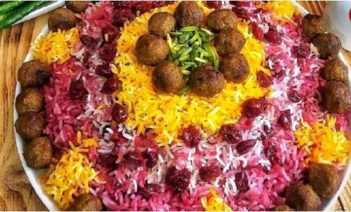 آلبالو پلو یک غذای همه چیز تمام برای سحری که انرژی شما را تامین می‌کند!