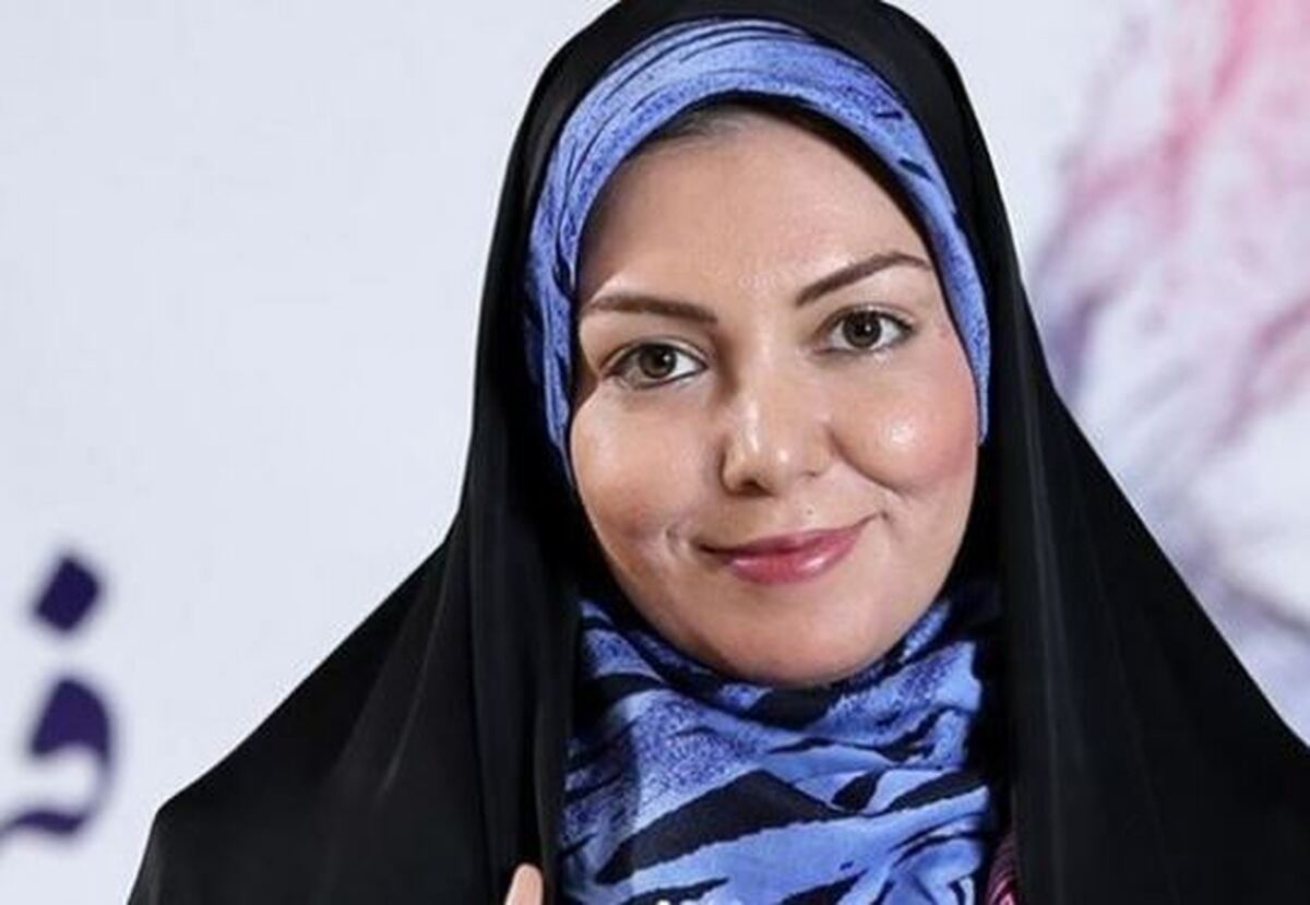 لحظه احساسی از مرحوم آزاده نامداری وقتی دانه گندمش را در آغوش گرفت+عکس