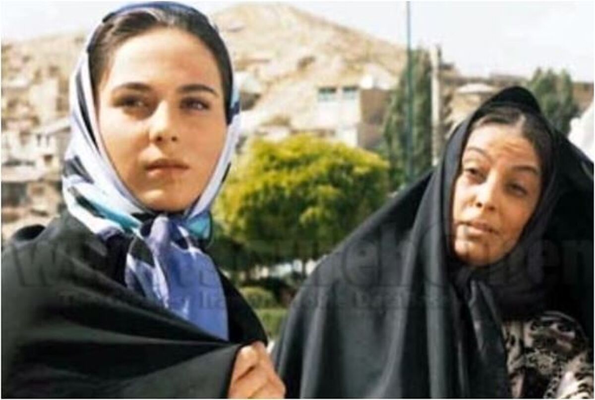 عکس زیرخاکی رعنا آزادی ور از ۲۰ سال پیش را از دست ندهید/قالی کرمون به ایشون میگن