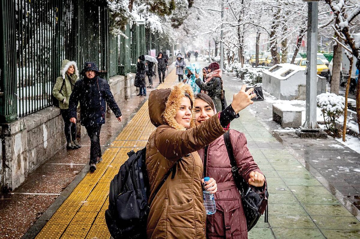 سبک زندگی نسل Z در مقابل نسل‌های قبل و بعد