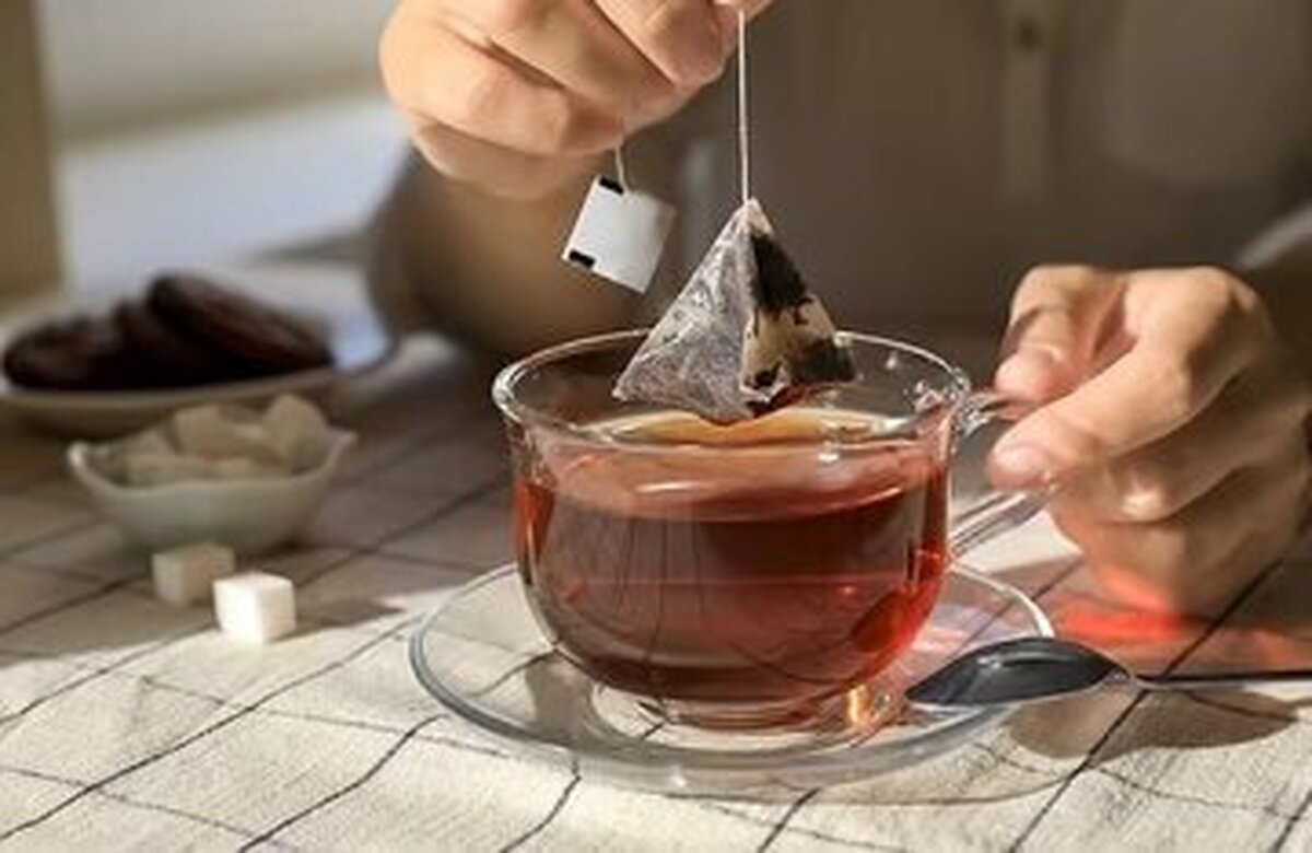 دلیل خطرناکی که به مصرف چای کیسه‌ای هشدار می‌دهد را بدانید