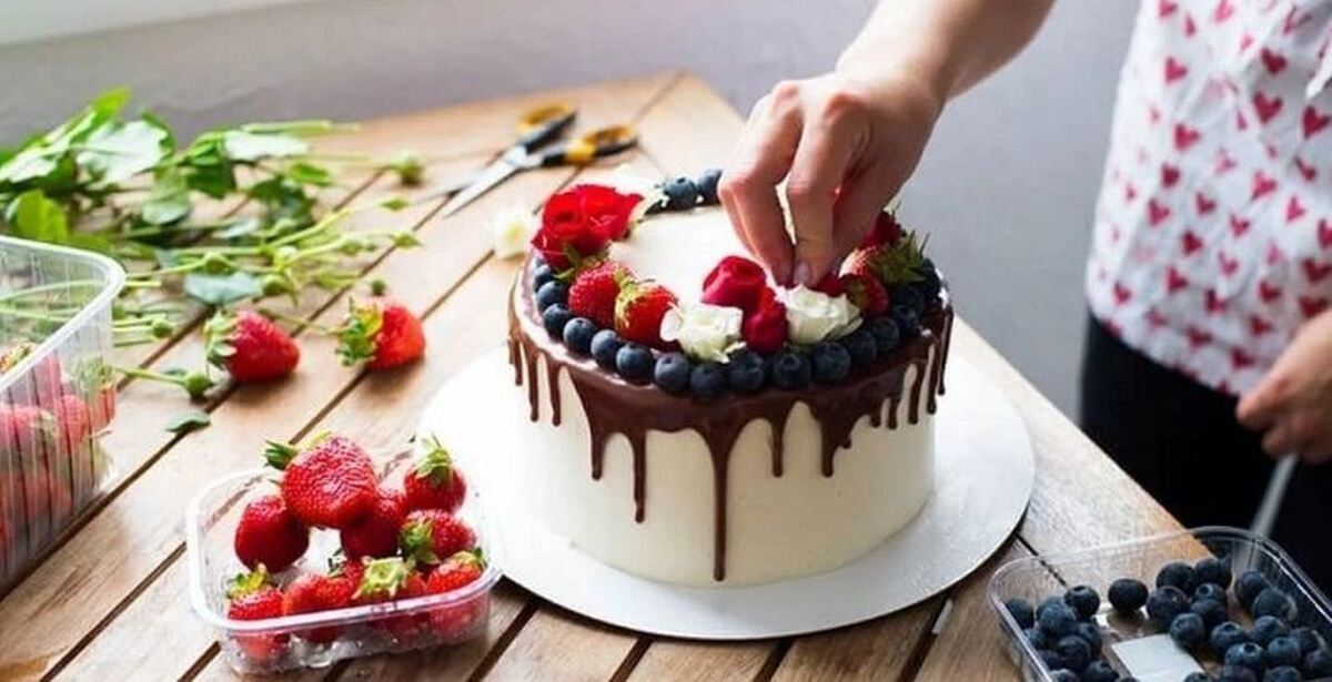 دستور این کیک ساده، اما خوشمزه را از دست نده