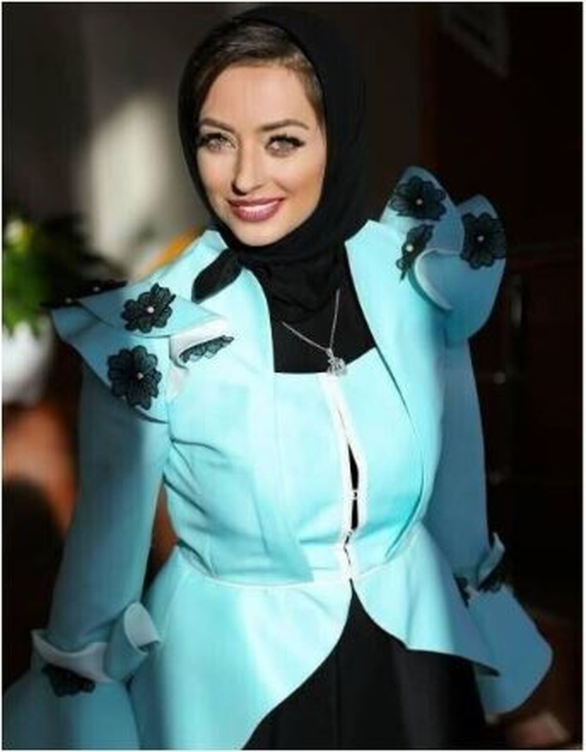 استایل تینیجری و پسرانه نفیسه روشن در خیابان گردی مشهد جلب توجه کرد!