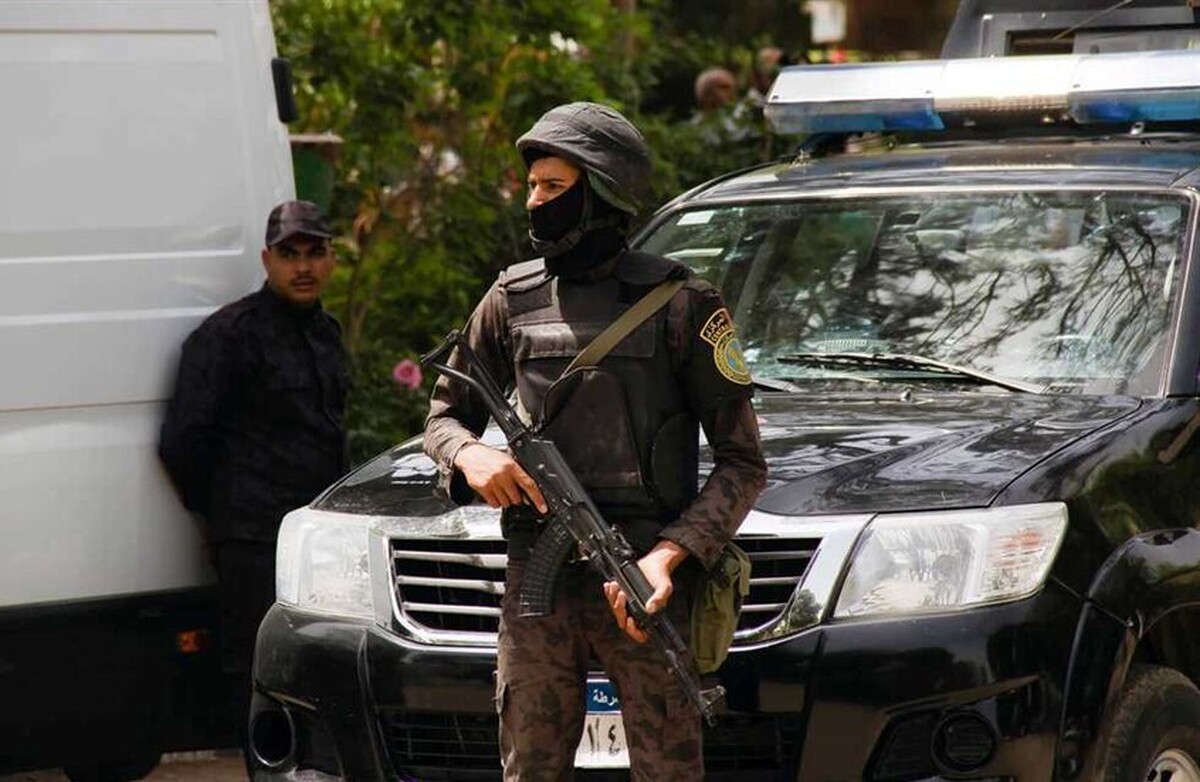 یک TikToker معروف در مصر با لباس مبدل به زنان دستگیر شد