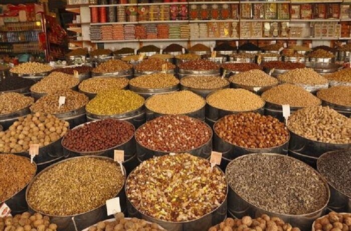 عوارض جبران‌ناپذیر آجیل‌های کهنه برای سلامتی