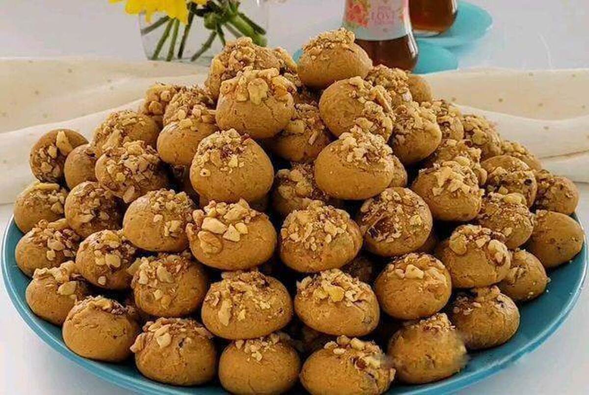 رسپی شیرینی گردویی با یک بافت نرم برای عید نوروز