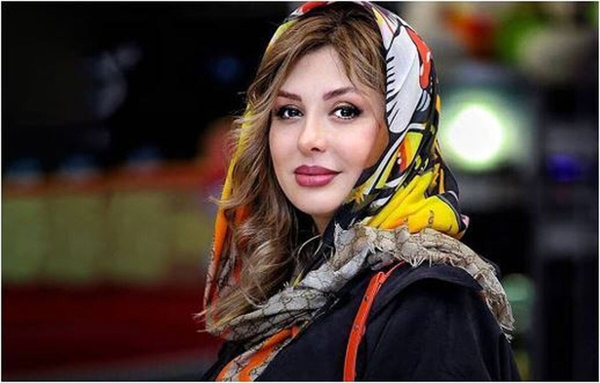 سلفی تار و محو نیوشا ضیغمی در ماشین لاکچری اش مورد توجه کاربران قرار گرفت