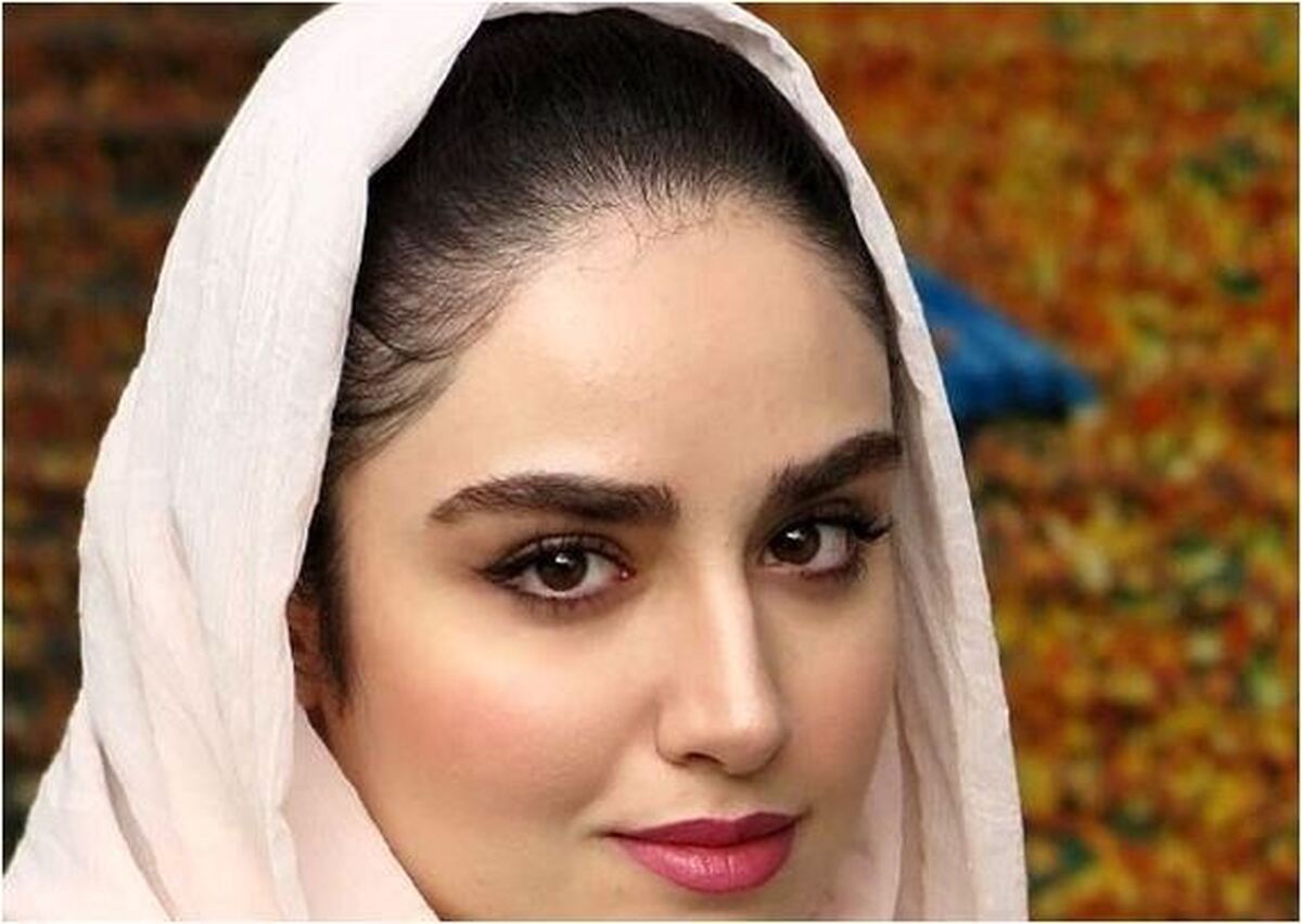 شیک پوشی هانیه غلامی با مانتو بلند عبایی و رنگ منتخب سال جلب توجه کرد+عکس
