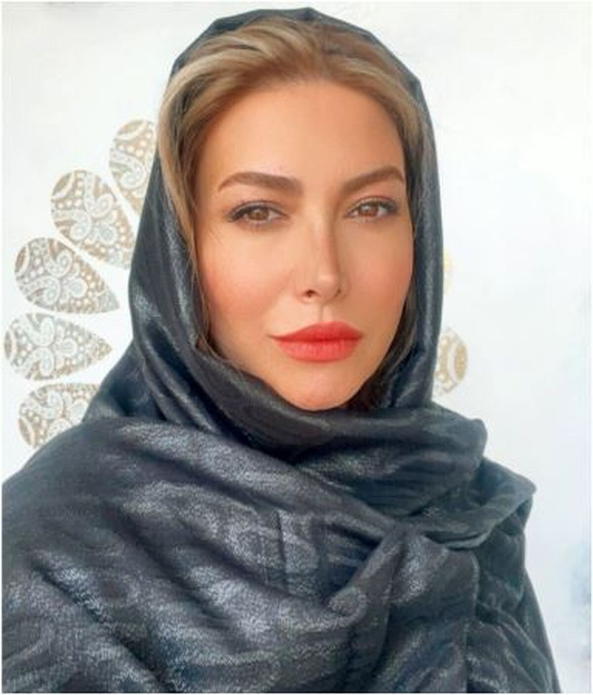 تصویر کمتر دیده شده از فریبا نادری و همسرش سر سفره عقد/چقدر همه چیز ساده بوده!