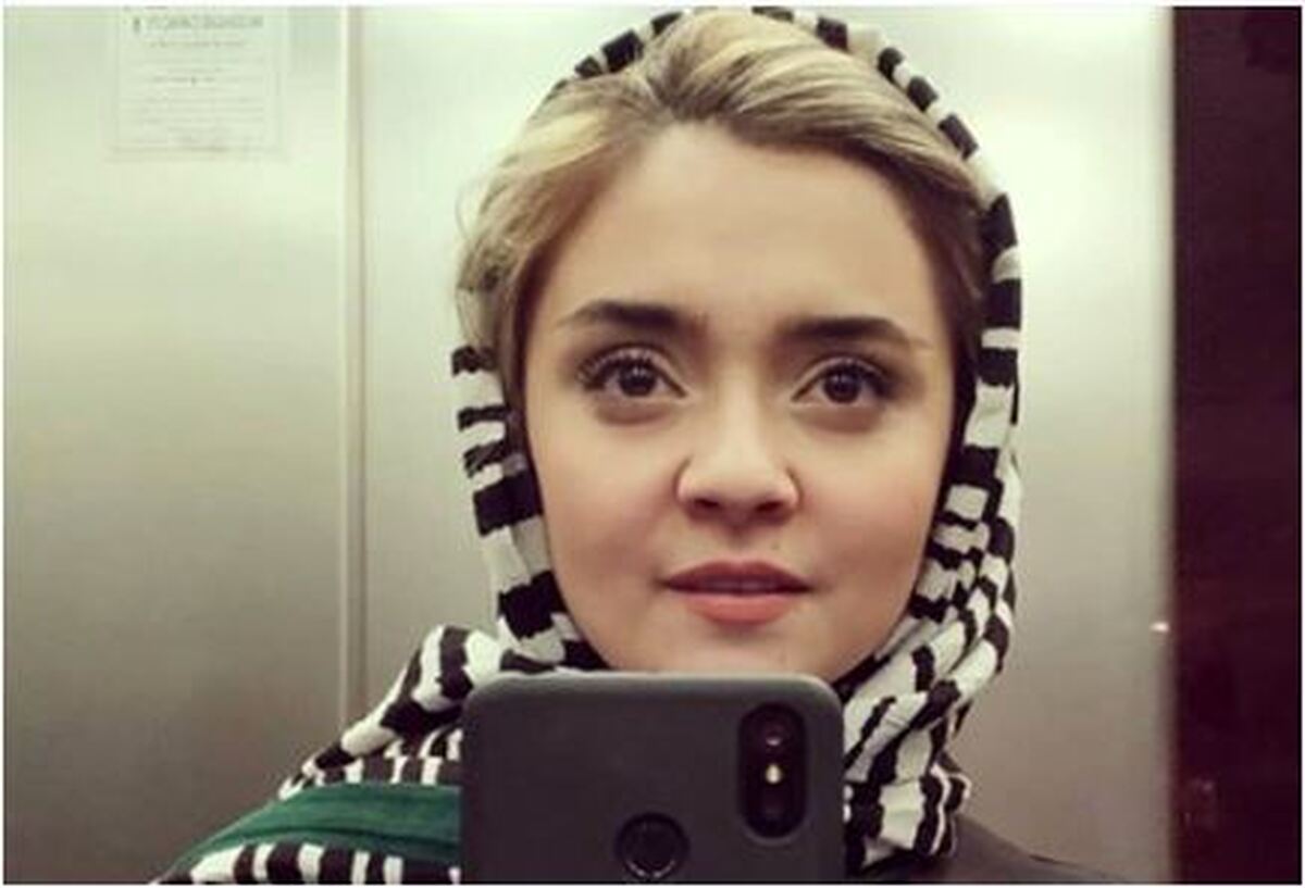 ژست جدی و نیمه ترسناک مهتاب اکبری با نگاه سنگین به دوربین/مشکلی هست کمک کنیم!