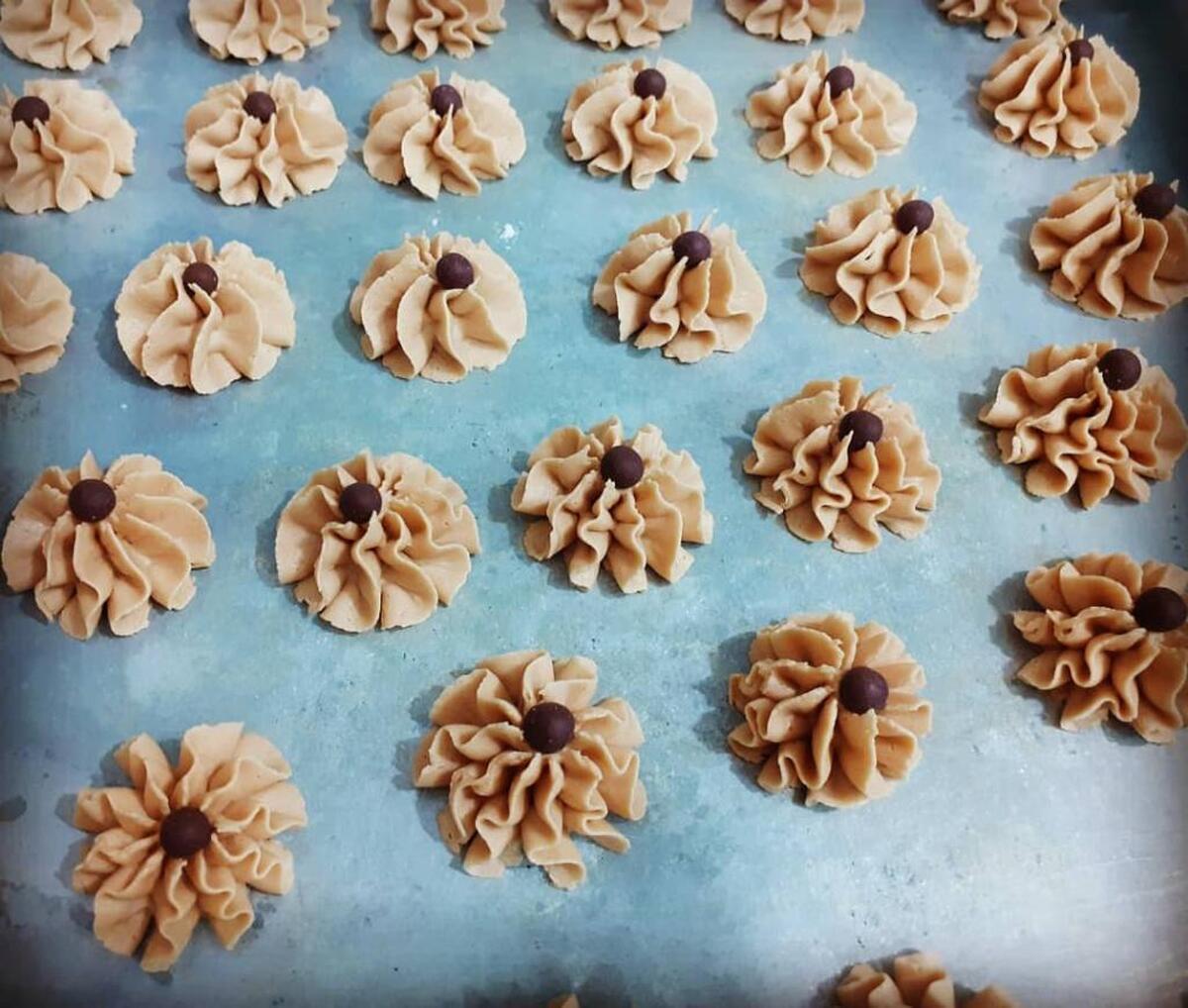 طرز تهیه شیرینی آردی با عرق بهار نارنج/تجربه عطر و طعمی متفاوت!