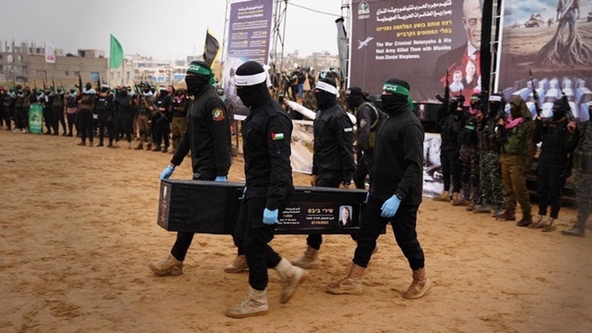 تایید جسد اسیر صهیونیست پس از تحویل توسط حماس