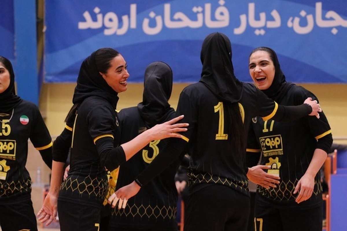 جشن صعود فولادی‌ها در اصفهان