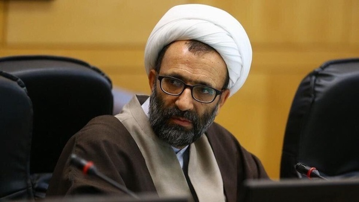 سلیمی از تهدید استیضاح کنندگان همتی خبر داد