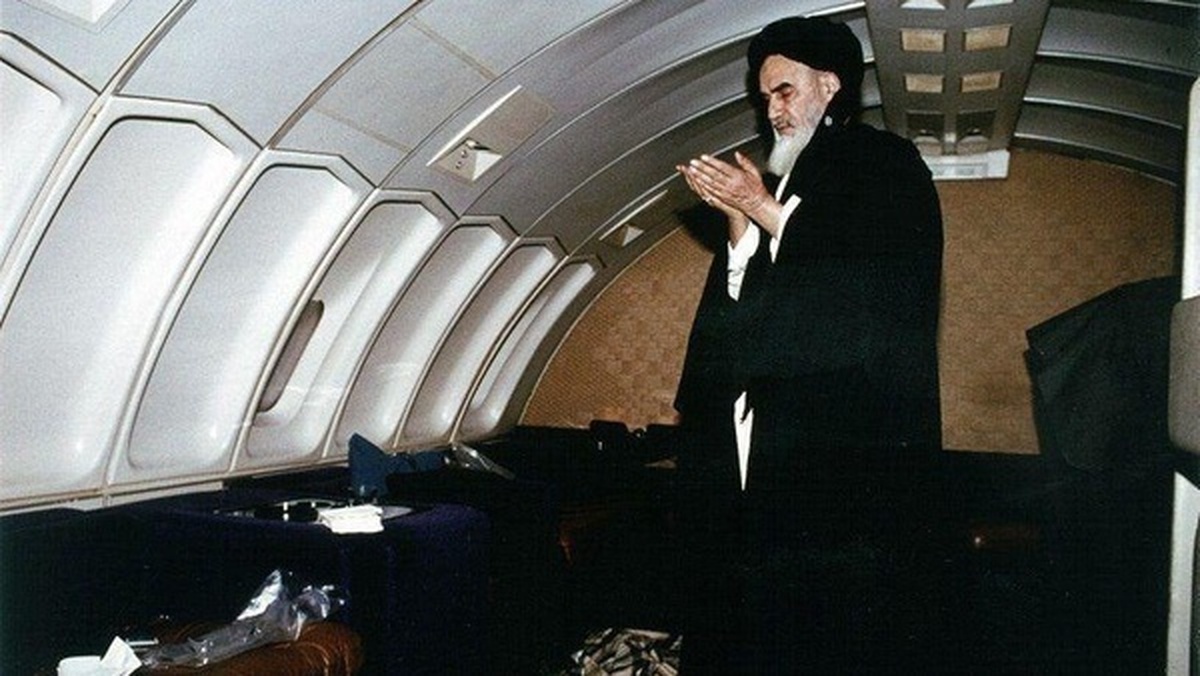 حکم روزه و نماز کادر پرواز و مسافران در هواپیما