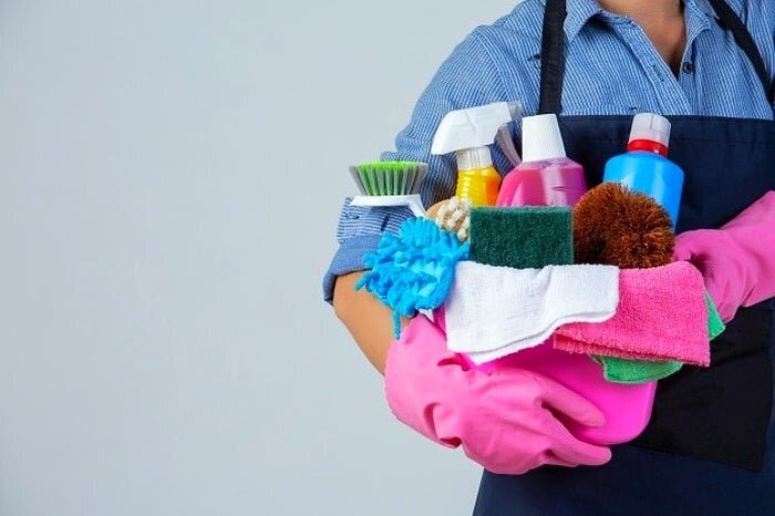 چرا بعد شست و شو هم لیوان بوی بد می‌دهد؟ چگونه آن را برطرف کنیم؟