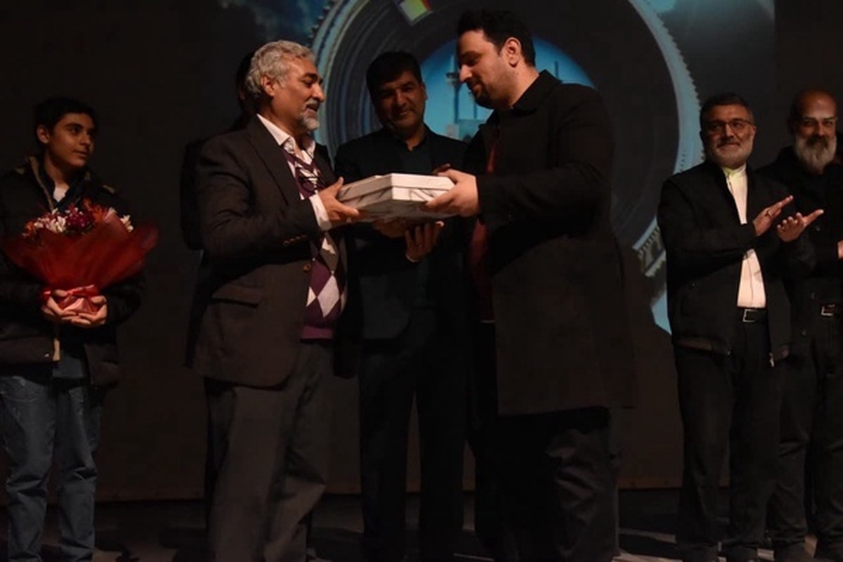 قدردانی شهرداری قم از ۳ دهه فعالیت رضا ابوذر در انجمن سینمای جوان