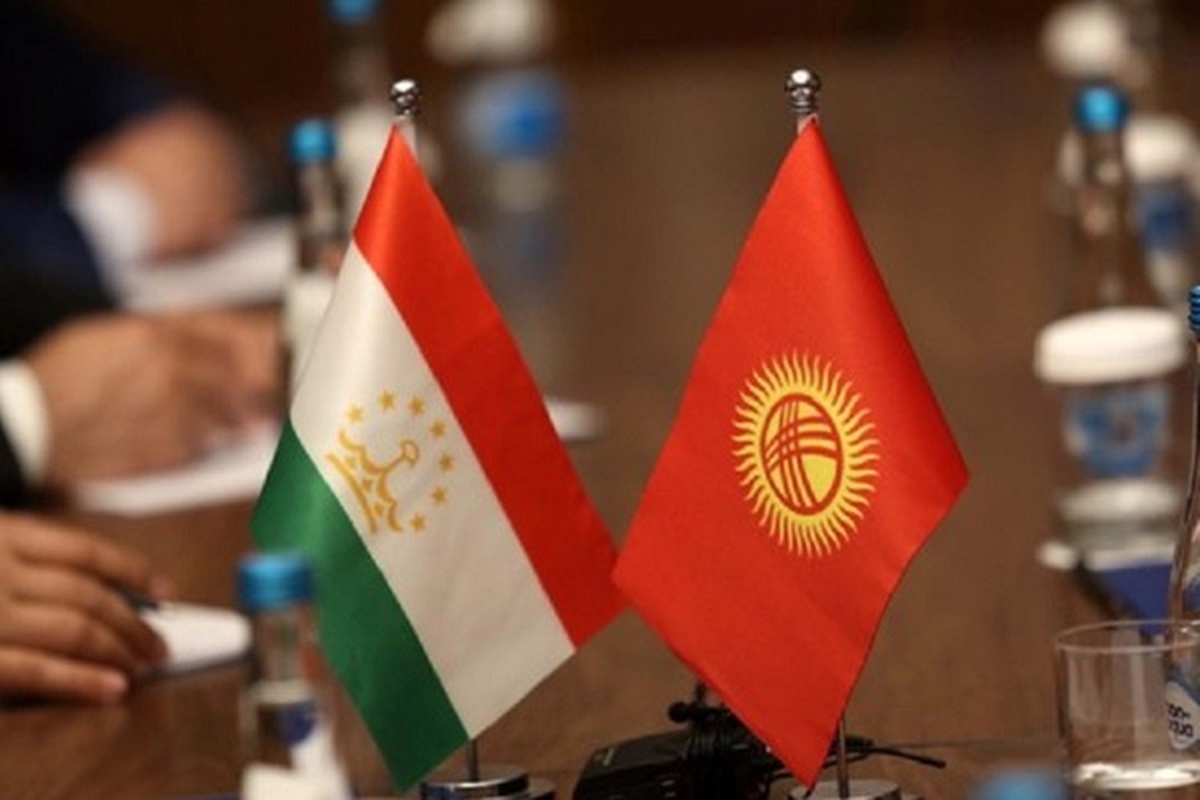 گفت‌وگوی تلفنی نخست‌وزیران قرقیزستان و تاجیکستان