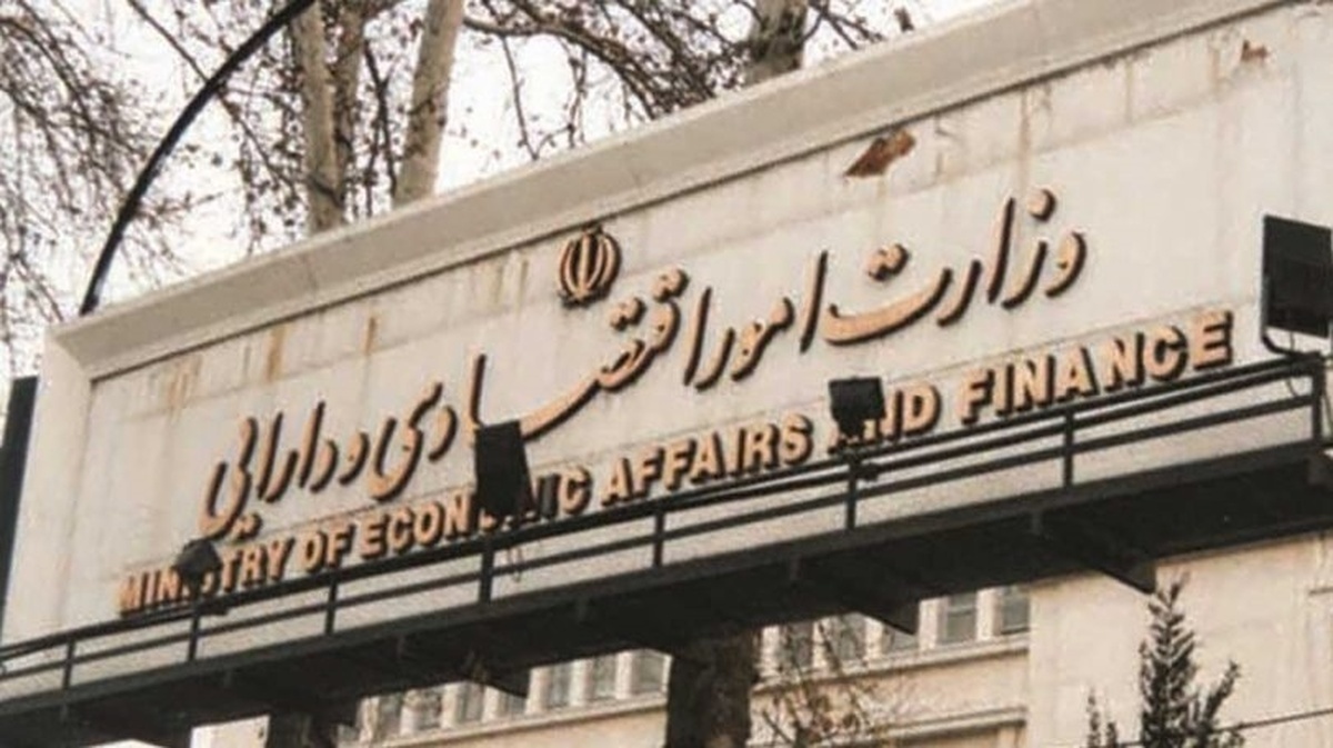 پاسخی کوبنده به ادعای تطمیع نمایندگان در جریان استیضاح وزیر اقتصاد