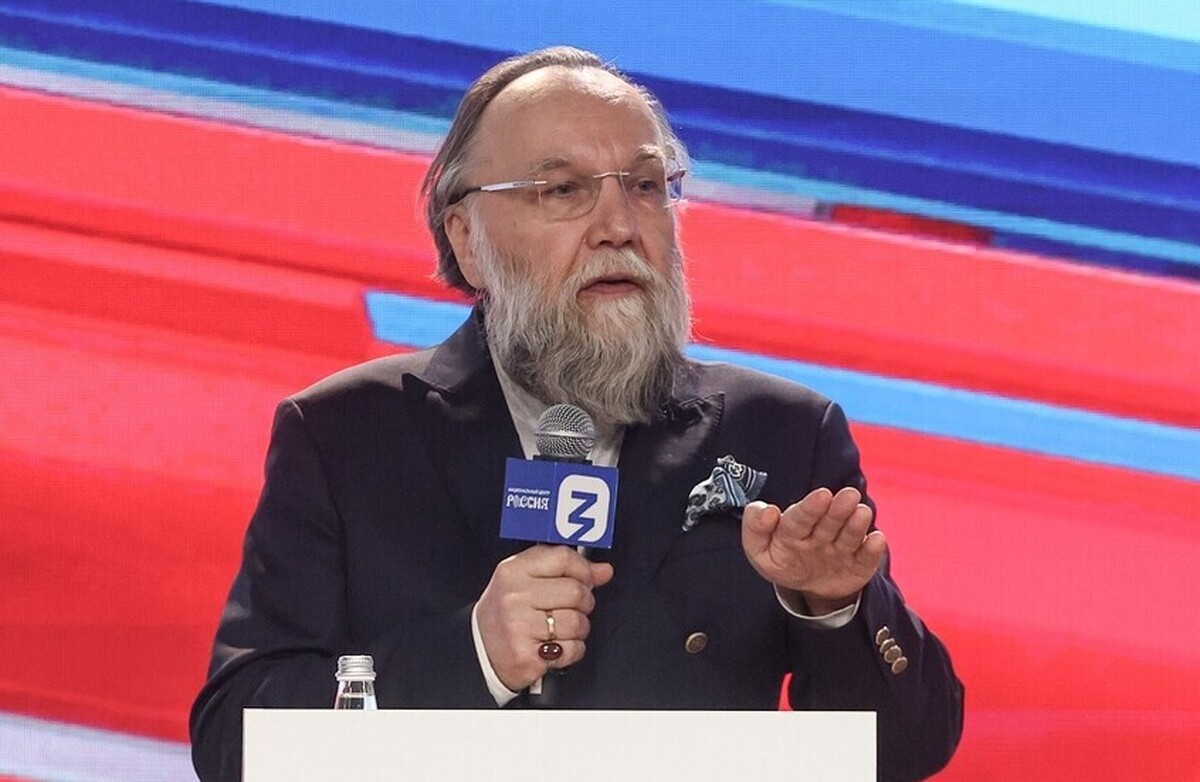 دانشمند برتر روسیه: ترامپ به دنبال آتش بس با مسکو است، اما به توافقات دولت قبلی ایالات متحده متعهد است