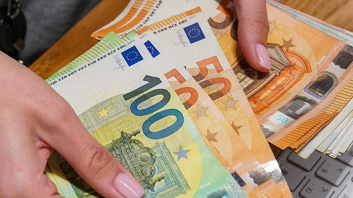بلومبرگ از بحث اتحادیه اروپا در مورد بسته کمکی جدید ۲۰ میلیارد یورویی به کیف مطلع شد