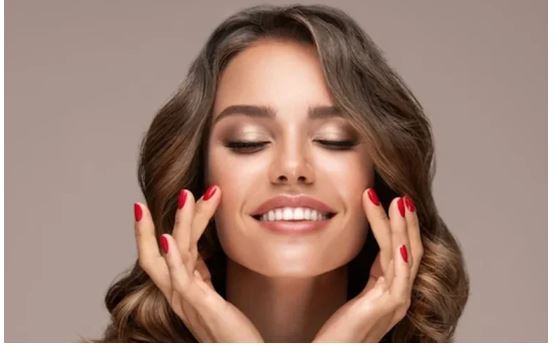 چگونه نزدیک‌ترین رنگ کرم پودر به پوستمان را پیدا کنیم؟